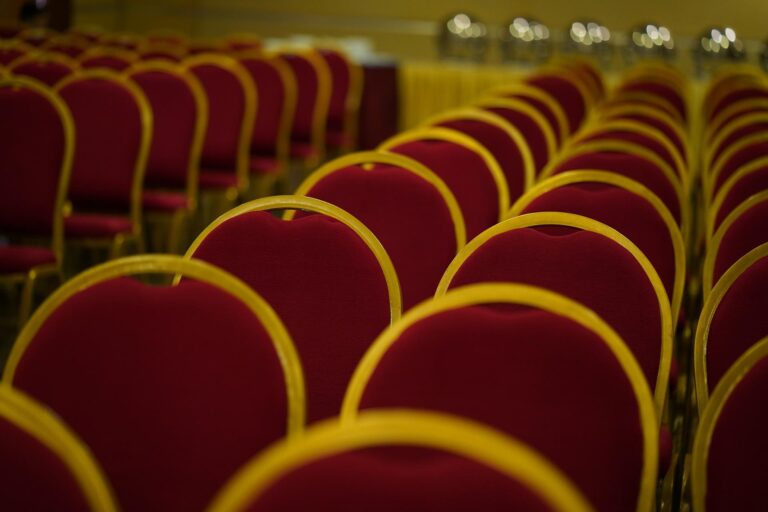 convention-center-g2661f80b0_1920 convention-center-g2661f80b0_1920