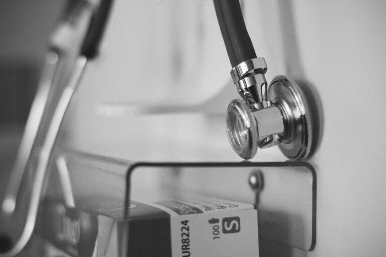 stethoscope gf743be8f0 1920 768x512