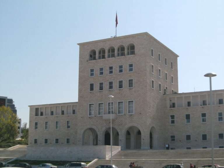 Universiteti Politeknik i Tiranes 1 768x576
