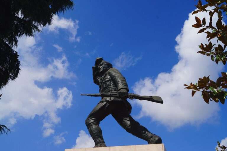 Ushtari i Panjohur Tirane 768x512