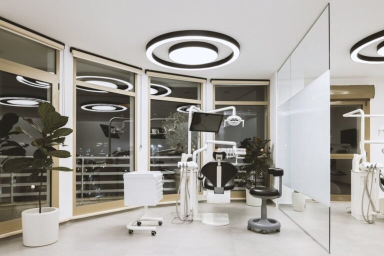 22 dental clinic 768x512